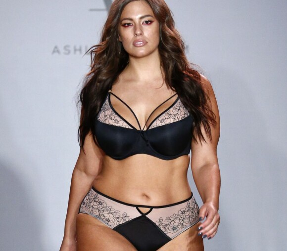 Designere nektet å kle opp Ashley Graham på grunn av størrelsen hennes